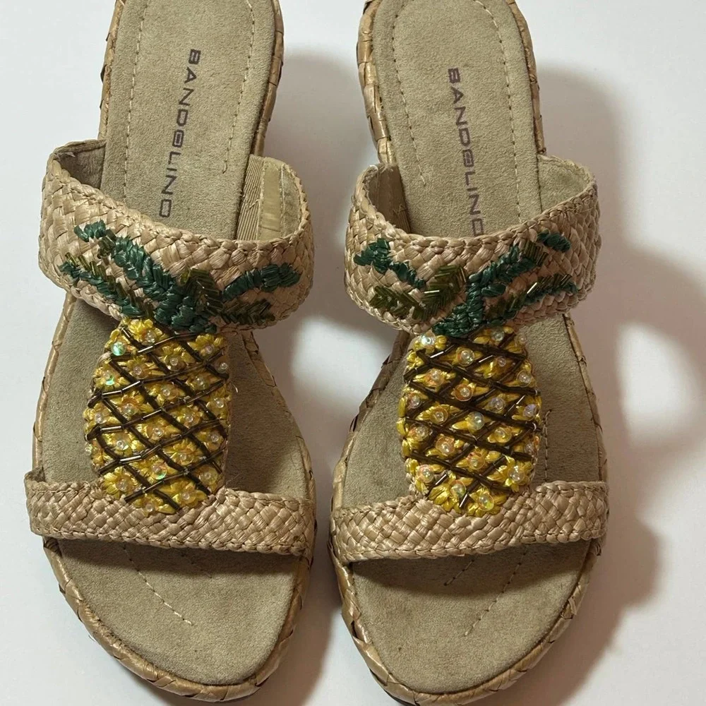 Bandolino~Women’s‎ 7 1/2” Pineapple Whimsical Weaved Wedge Sandals